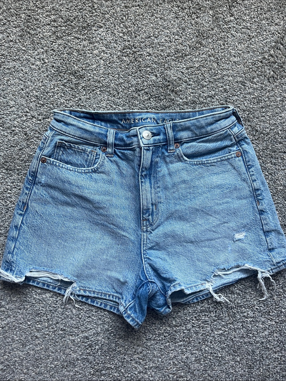 American Eagle mom short